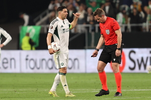 Παναθηναϊκός: «Πεντακάθαρο φάουλ στον Καλάμπρια στο δεύτερο γκολ της Μπέτις»