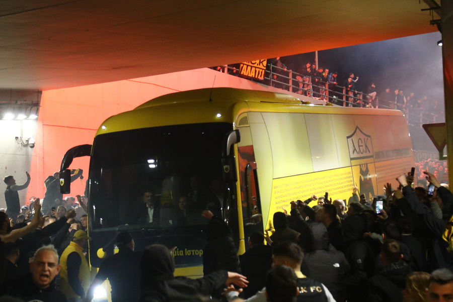 ΑΕΚ: «Κιτρινόμαυρη» παράνοια από Συγγρού έως Νέα Φιλαδέλφεια και αποθέωση για την ομάδα του Νίκολιτς! (pics)