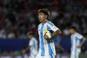 «Στο “κόλπο” για Καρίζο μαζί με Μάντσεστερ Σίτι και Μπενφίκα ο Ολυμπιακός»