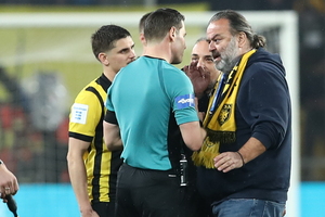 ΑΕΚ: «Πυρ και μανία» ο Ηλιόπουλος, τα… έψαλε στον Μάκελι!