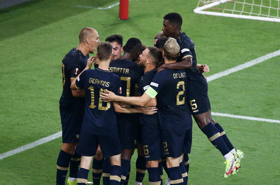 ΑΠΙΘΑΝΟ φινάλε στο Βέλγιο: Πρωταθλήτρια η Αντβέρπ με γκολάρα στο 90+4’, «αυτοκτόνησε» η Ουνιόν! (video)