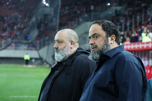 Στα γραφεία της ΕΠΟ ο Μαρινάκης, συνάντηση με Μπαλτάκο για διαιτησία