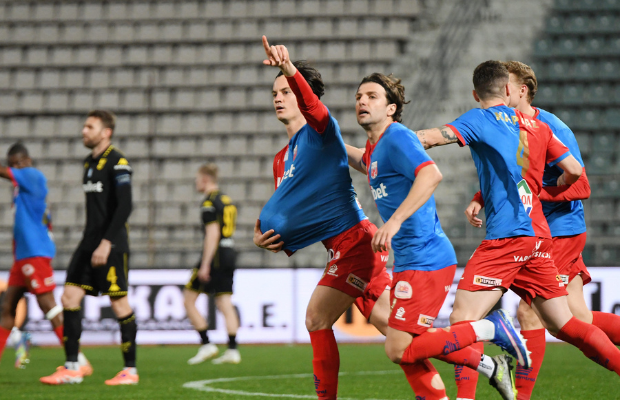 Βόλος – Άρης 1-1: Μοιρασιά στο Πανθεσσαλικό που… αδικεί τους «κυανέρυθρους» (video)