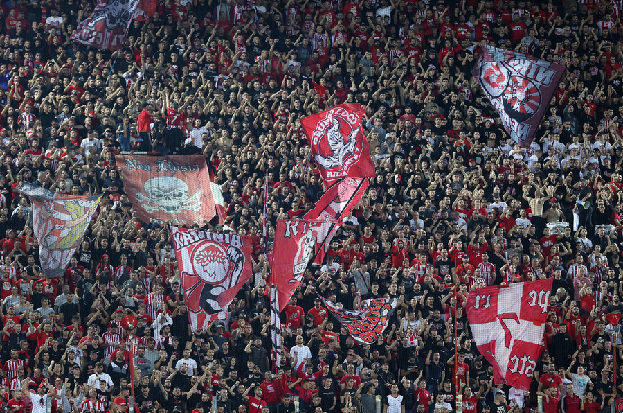 Ολυμπιακός: Με κόσμο στην Νεάπολη