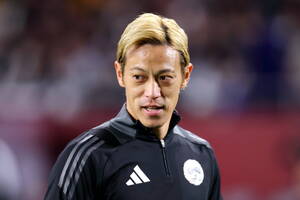 Viral ο Κεϊσούκε Χόντα με τις ατάκες του στο Ιαπωνία - Ολλανδία: «Το να βλέπεις το Μουντιάλ είναι πιο κουραστικό απ' το να παίζεις»