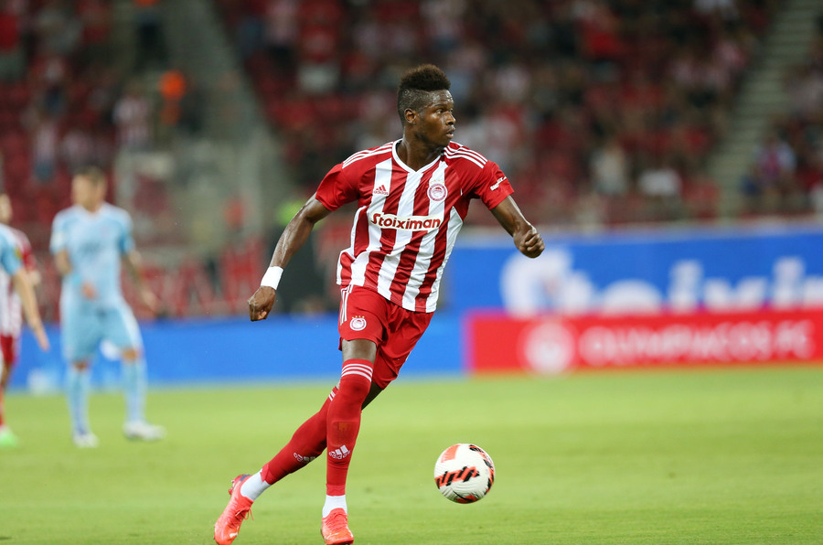 O Άρης «έκλεισε» Σίστο και είναι κοντά και σε Σισέ