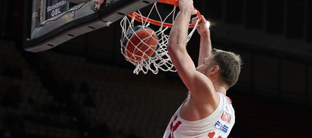 Ολυμπιακός: Πεντάδα στα δίποντα ο Βεζένκοφ, πρώτος ξένος στα τρίποντα ο Πίτερς