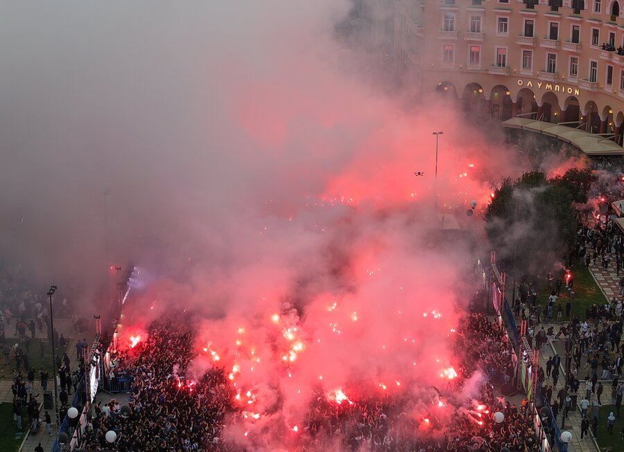 ΠΑΟΚ: «Κάηκε» η Αριστοτέλους για τα 100ά γενέθλια του «Δικεφάλου του Βορρά»! (pics + vid)