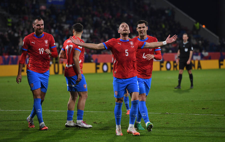 Αμφίρροπη αναμέτρηση στην Πράγα