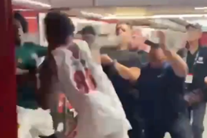 Ολυμπιακός - Παναθηναϊκός: Σοκάρει το βίντεο από το «ξύλο» ανάμεσα σε Τζόουνς και Ναν!