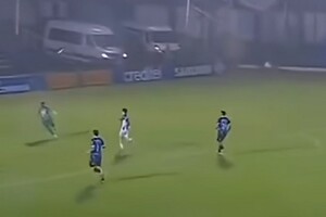 Ουρουγουάη: Τερματοφύλακας σκόραρε από τη μία εστία στην άλλη (video)