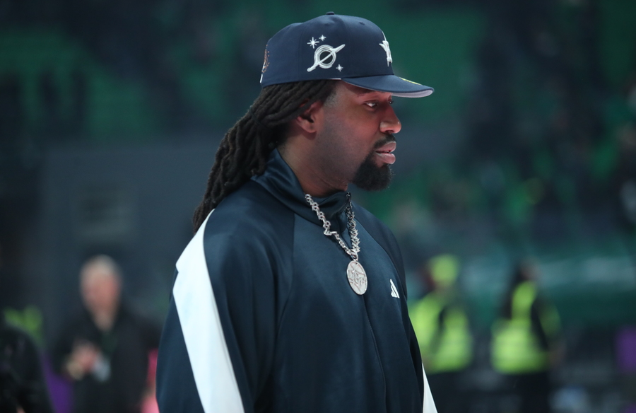 Ολυμπιακός: «Ο Λεσόρ πέταξε μπανάνα στον κόσμο μας»