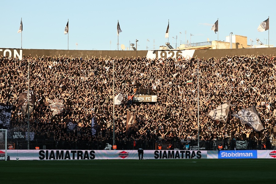 Στα... κάγκελα οι φίλοι του ΠΑΟΚ για τα εισιτήρια του τελικού