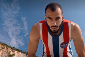 Δόξα Λευκάδας: Ανακοίνωσε με κινηματογραφικό τρόπο τον Τζος Σάρμα
