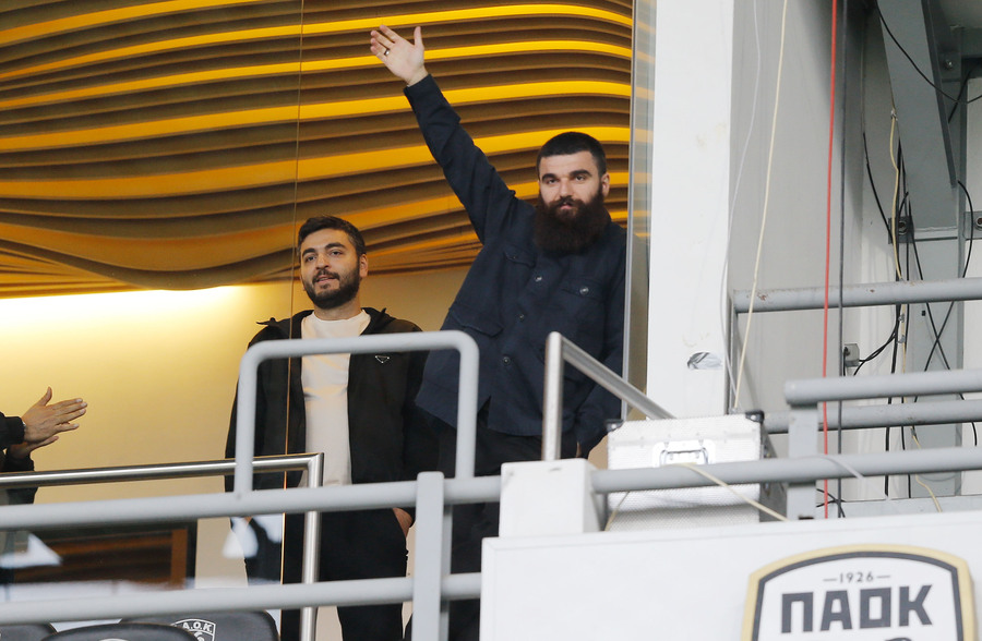 ΠΑΟΚ: Στο Πανθεσσαλικό οι Γιώργος και Νίκος Σαββίδης για τον τελικό