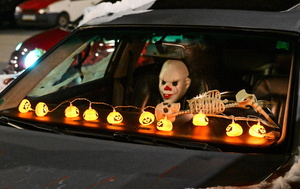 Halloween 2026: Πότε γιορτάζεται, τι συμβολίζει και γιατί σκαλίζουμε κολοκύθες