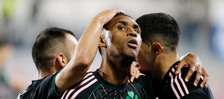 Παναθηναϊκός: Μεγάλη αναστάτωση στο «τριφύλλι» λόγω της φωτογραφίας του Τετέ με τη φανέλα της Γκρέμιο