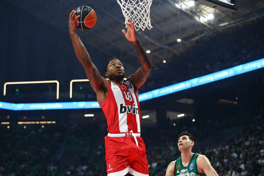 Ολυμπιακός: Τρεις αγωνιστικές στον Τζόουνς για τη χειρονομία του κόντρα στον Παναθηναϊκό