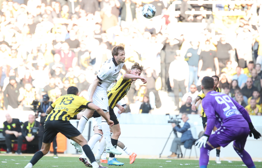 ΑΕΚ - ΠΑΟΚ: Το αυτογκόλ του Κεντζιόρα έβαλε «φωτιά» στο ντέρμπι! (video)