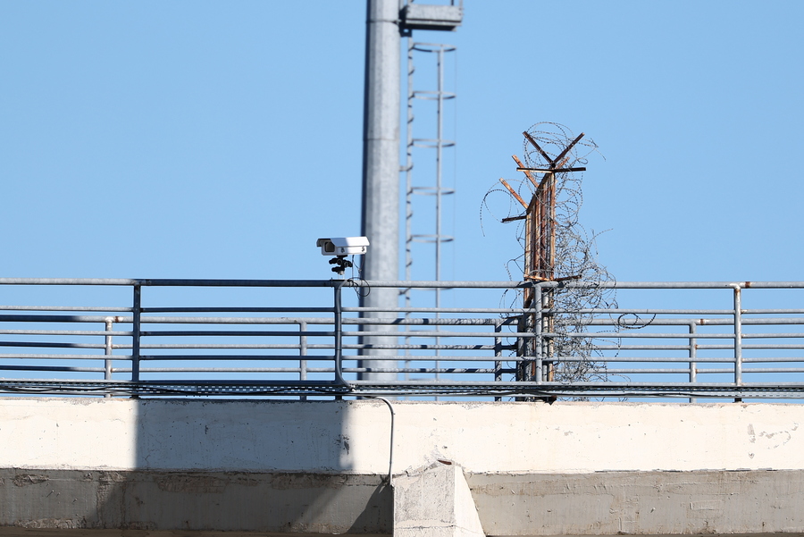 ΠΑΟΚ - ΟΦΗ: Ένταση και χρήση χημικών έξω από το Πανθεσσαλικό!