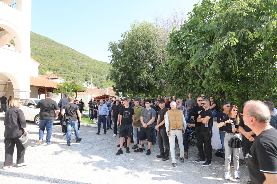 Παρασκευάς Άντζας: Θλίψη και οδύνη στο τελευταίο «αντίο»