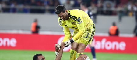 Ελλάδα - Σκωτία: Αποχώρησε τραυματίας ο Παυλίδης (video)