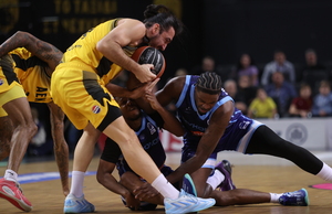 ΑΕΚ - Μύκονος 84-79: Κέρδισε τη... μάχη, στρέφεται στο BCL (videos)