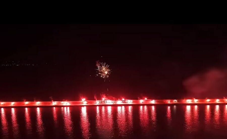 Καλαμάτα: Εντυπωσιακό pyro show στο λιμάνι εν όψει φιέστας (video)