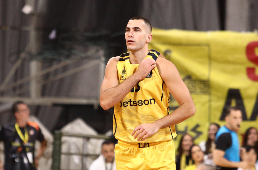 Για την πρώτη νίκη