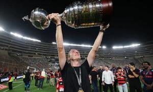 Δεν πάει πουθενά: Στη Φλαμένγκο μέχρι το 2027 ο Λουίς!