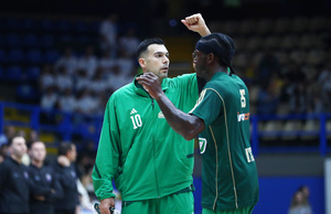 Θέλουν να αντιδράσουν και οι δύο