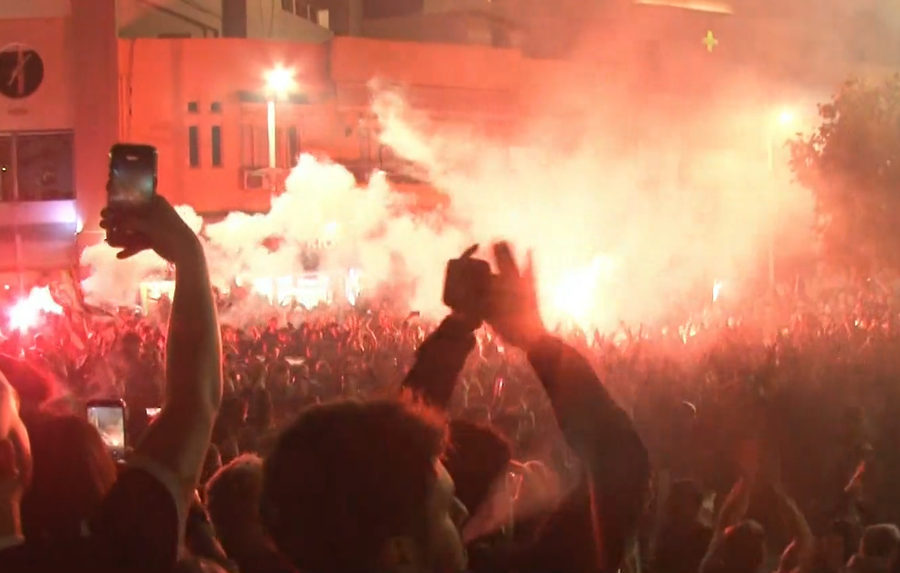 Πανικός στο Ηράκλειο για τον ΟΦΗ - Ξέφρενοι πανηγυρισμοί από χιλιάδες Κρητικούς! (video)