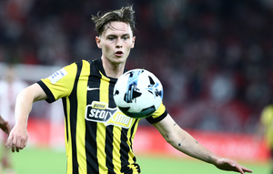 Συμπλήρωσε κάρτες για την ΑΕΚ και ο Πενράις