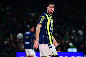 Ευχάριστα νέα για τη Φενέρμπαχτσε: Επιστρέφει στα playoffs ο Νάντο Ντε Κολό