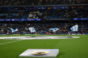 Μάντσεστερ Σίτι - ΑΕΚ: Η εικόνα στο «Έτιχαντ» που προκάλεσε αίσθηση στην Αγγλία!