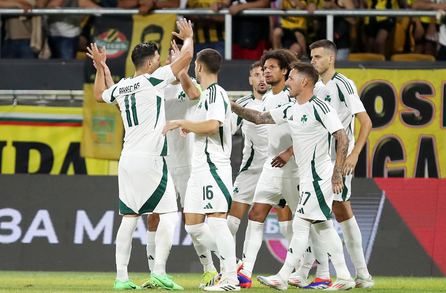 Η Λανς περιμένει τον Παναθηναϊκό στα πλέι οφ του Κόνφερενς Λιγκ αν αποκλειστεί από τον Άγιαξ