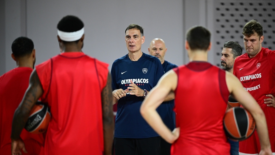 Mπαρτζώκας: «Χαρούμενος με το ρόστερ που έχουμε, το μπάσκετ εξελίσσεται»
