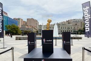 Το “3on3 Road to Glory” της Novibet φέρνει τη μαγεία του NBA με το Larry O’Brien Trophy σε Αθήνα, Πειραιά και Θεσσαλονίκη