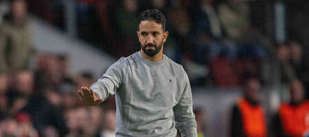 Τρεις παίκτες στη λίστα της Γιουνάιτεντ για ενίσχυση στο κέντρο