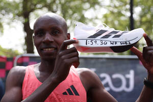 Μαραθώνιος: Ο Σαμπάστιαν Σάουε έσπασε το φράγμα των 2 ωρών!