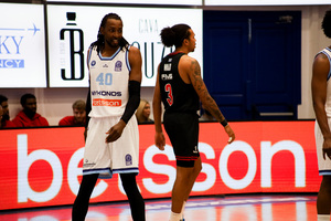 Έβανς: «Στην Μύκονο ένιωσα ξανά ότι μπορώ ακόμα να “πετάω” και να παίζω»