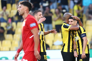 ΑΕΚ - Πανσερραϊκός 8-1: Ισοπέδωσε τους Σερραίους με Μάνταλο από... άλλον πλανήτη η Ένωση! (video)