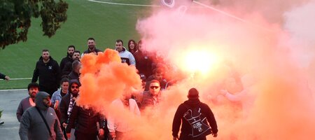 «Ασπρόμαυρο» κομβόι στην Εθνική Οδό: Η μεγάλη απόβαση των οπαδών του ΟΦΗ στον Βόλο