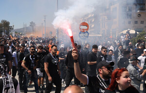 ΠΑΟΚ - ΟΦΗ: Οι φίλαθλοι «έβαψαν» ασπρόμαυρο τον Βόλο (photos)