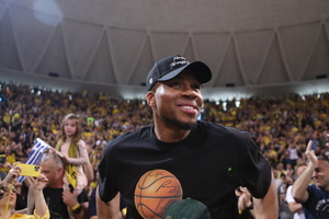 Αντετοκούνμπο και Μποντιρόγκα στο ΣΕΦ για το Ολυμπιακός - Μονακό