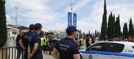 Final Four 2026: Στους συρμούς χωρίς εισιτήρια οπαδοί της Φενέρμπαχτσε - Η ΕΛ.ΑΣ. έγραψε σε χαρτί τα ονόματα τους