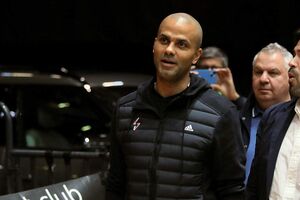 Βιλερμπάν: Κάνει περικοπές στον… εαυτό του ο Πάρκερ