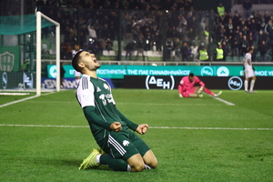 Παναθηναϊκός: Βραβεύτηκε ο Ζαρουρί για το τέρμα του απέναντι στον ΟΦΗ