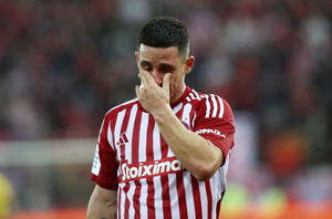 Σε «αναμμένα κάρβουνα» ο Ολυμπιακός: Αγωνία για Τσικίνιο, Ποντένσε και Πιρόλα