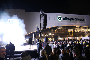 Σοκ στη Νέα Φιλαδέλφεια: Οπαδός της ΑΕΚ ακρωτηριάστηκε από φωτοβολίδα έξω από το γήπεδο